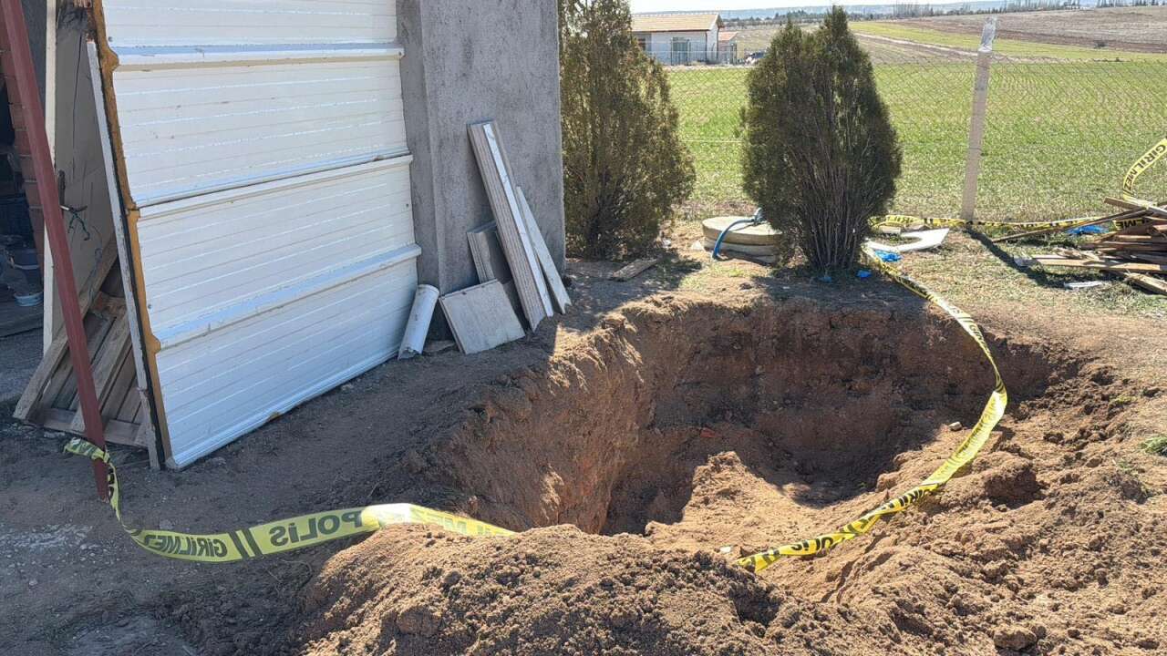 10 gündür kayıptı! Babası öldürüp bahçeye gömmüş 17